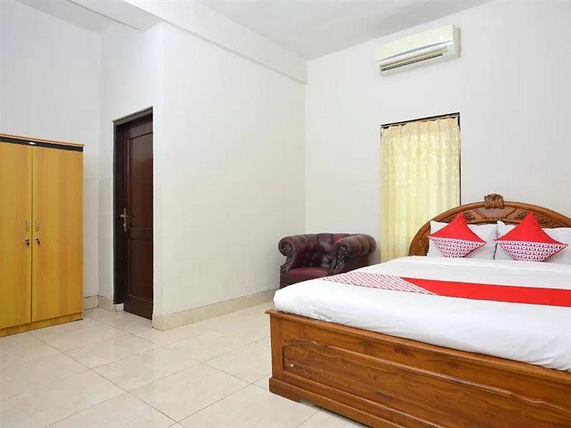 Oyo 586 Hotel Wijaya Kalasan Εξωτερικό φωτογραφία